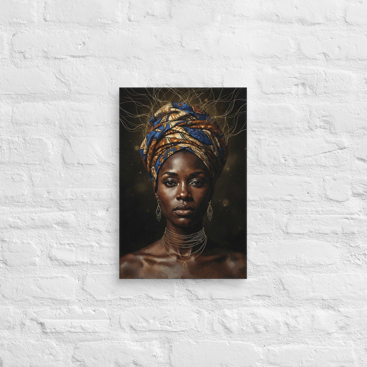 Toile Héritière (portrait de femme au turban wax bleu et or) – accrochée au mur, format 30 × 45 cm